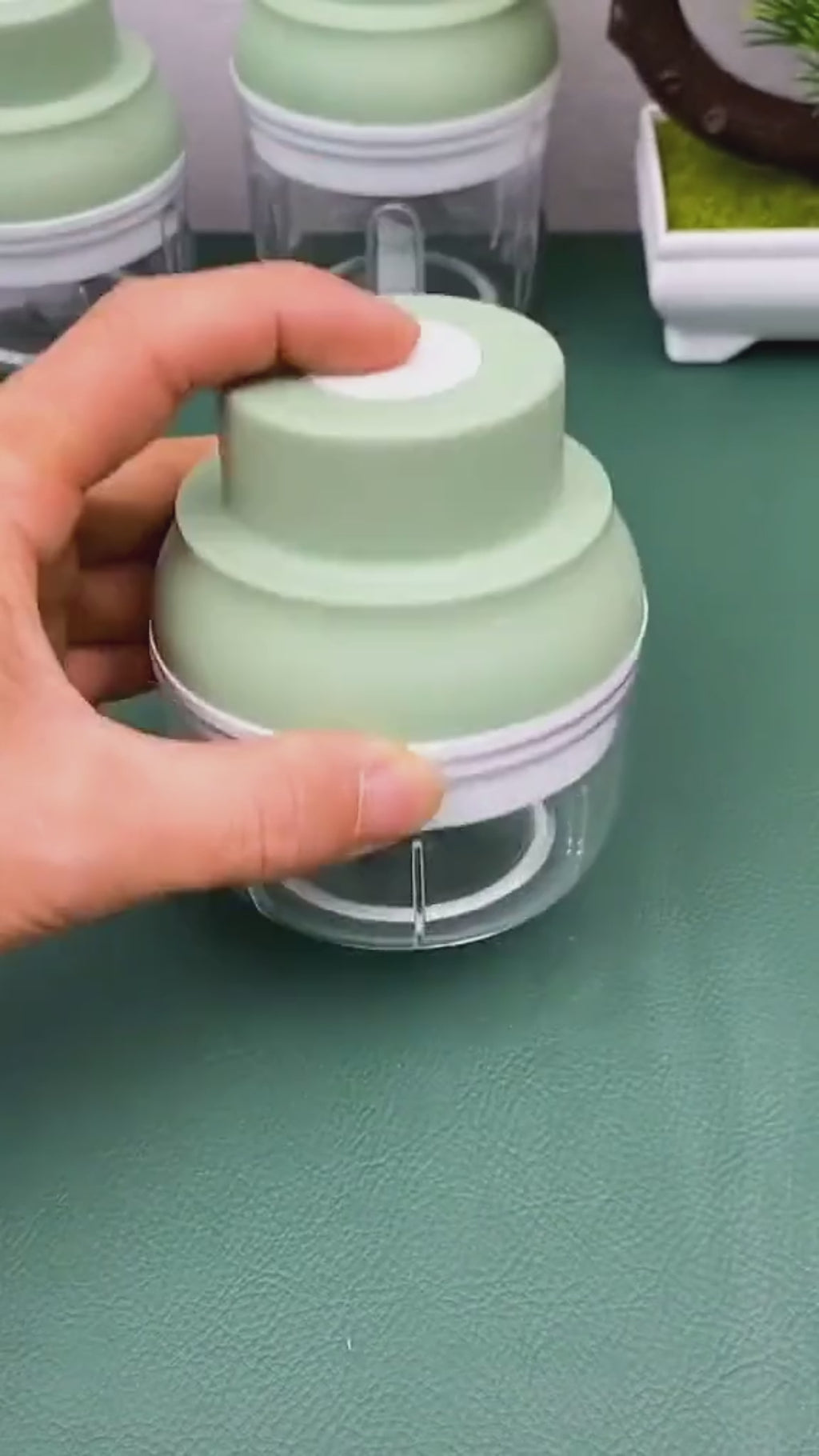 2026 New Mini Electric Food Chopper - Silent USB Charging, Compact Portable Garlic Chopper Kitchen Assistant